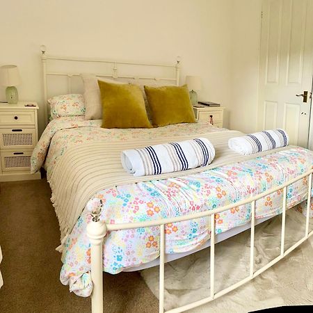 Holly Cottage Cosy Home In Sherwood Forest إيدوينستو المظهر الخارجي الصورة